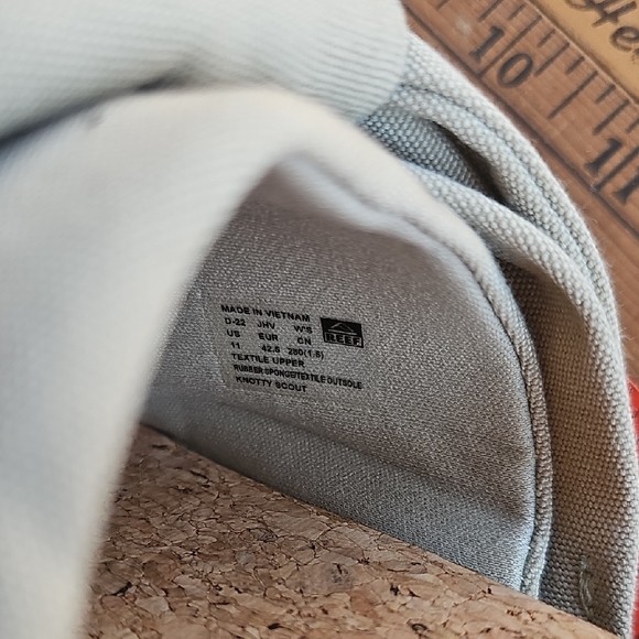 REEF Women's Slip-On cork Sandals - Picture 3 of 6